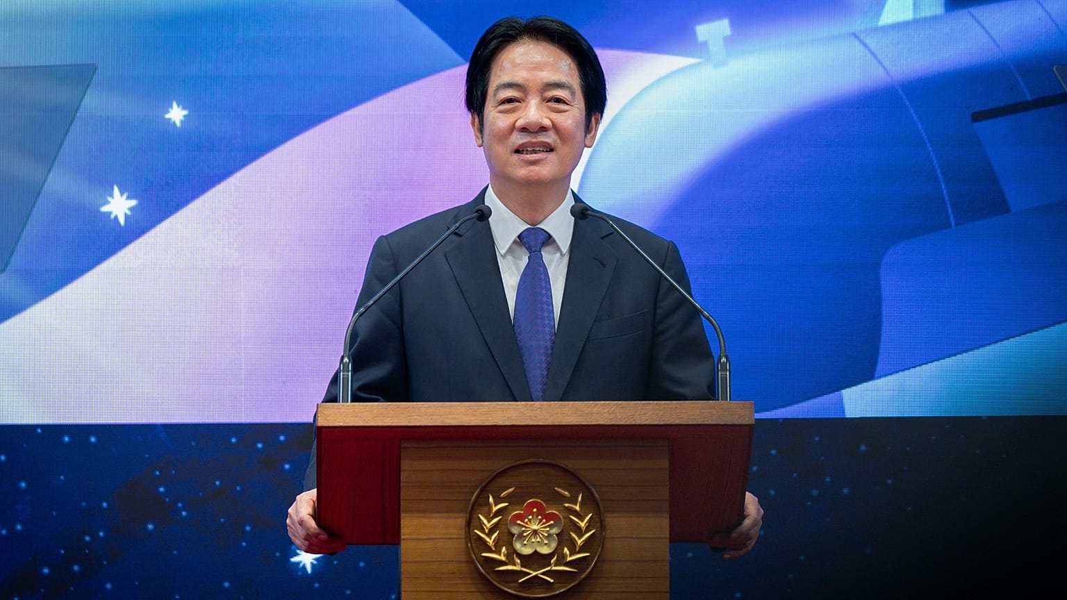 في هذه الصورة الصادرة عن المكتب الرئاسي التايواني، يلقي رئيس تايوان لاي تشينغ-تي خطاب رأس السنة من المكتب الرئاسي في تايبيه، تايوان، الخميس 1 يناير/كانون الثاني 2026.