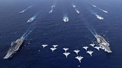 Τα κινεζικά αεροπλανοφόρα Liaoning και Shandong πραγματοποιούν άσκηση σχηματισμού διπλού αεροπλανοφόρου στη Θάλασσα της Νότιας Κίνας, Οκτώβριος 2024