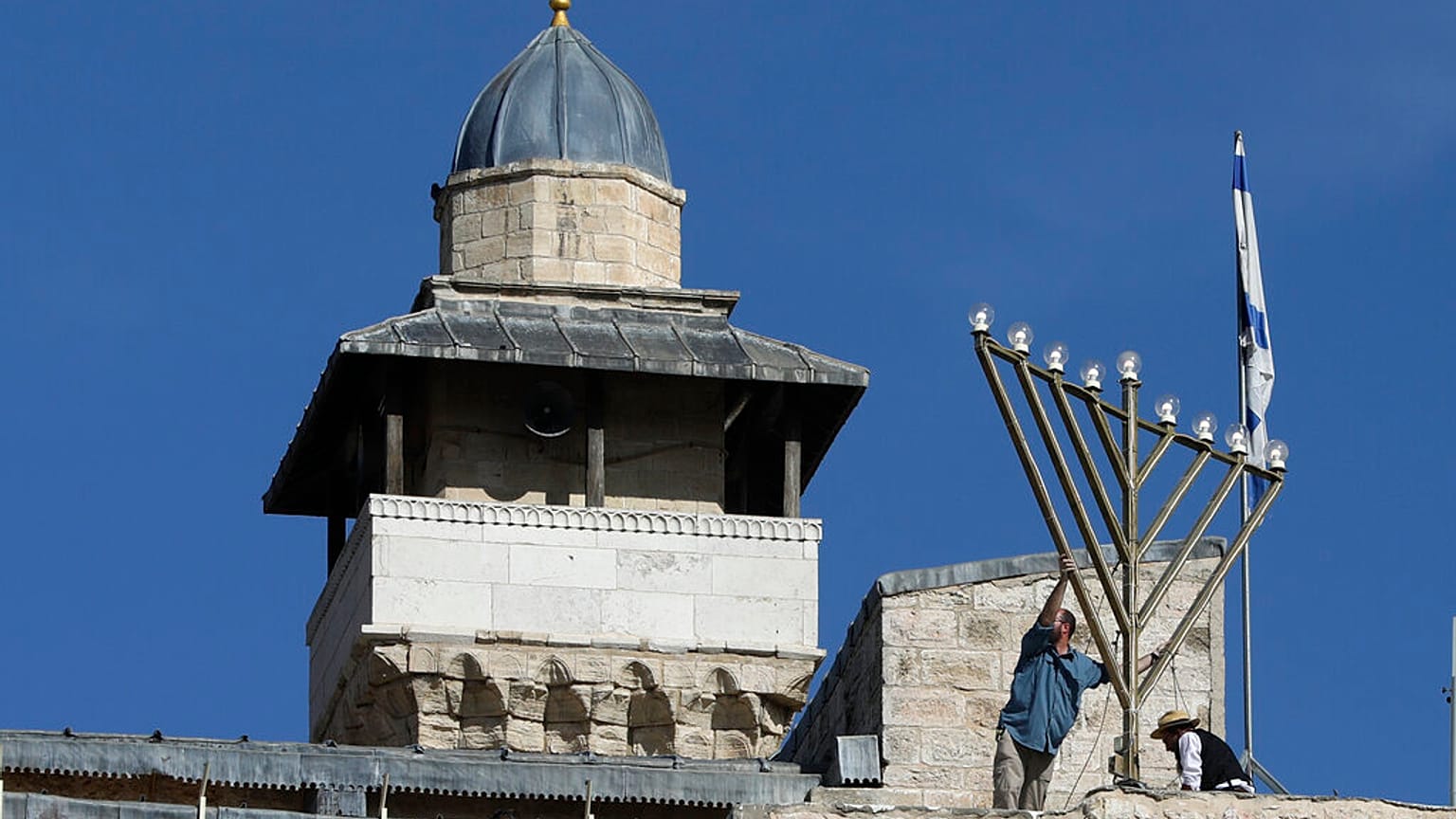 المسجد الإبراهيمي في الضفة الغربية المحتلة