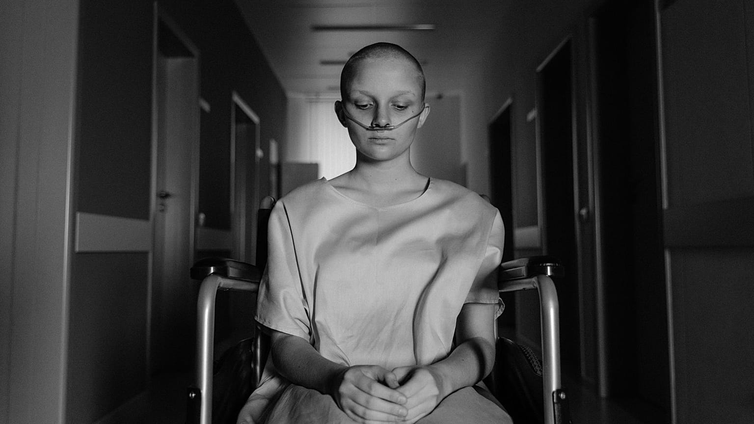 مريضة سرطان 