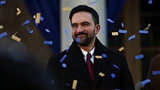 Burmistrz Zohran Mamdani po przemówieniu podczas ceremonii inauguracyjnej, 1 stycznia 2026 r., w Nowym Jorku.