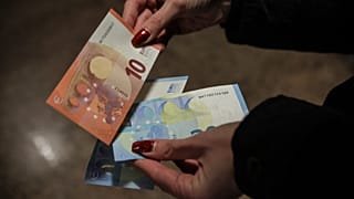 Billets en euros retirés à un distributeur automatique à Sofia