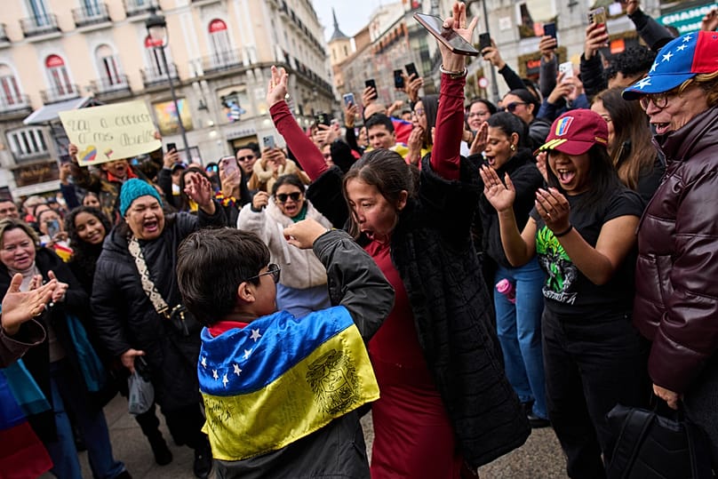 A Madridban élő emigránsok is az utcára vonultak örömükben