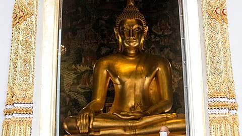  تمثال بوذا في معبد وات سوتات في بانكوك، تايلاند، الثلاثاء 17 مارس/آذار 2020. 
