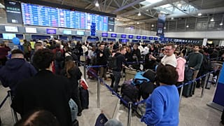 Ταλαιπωρία χιλιάδων επιβατών στο «Ελ. Βενιζέλος»