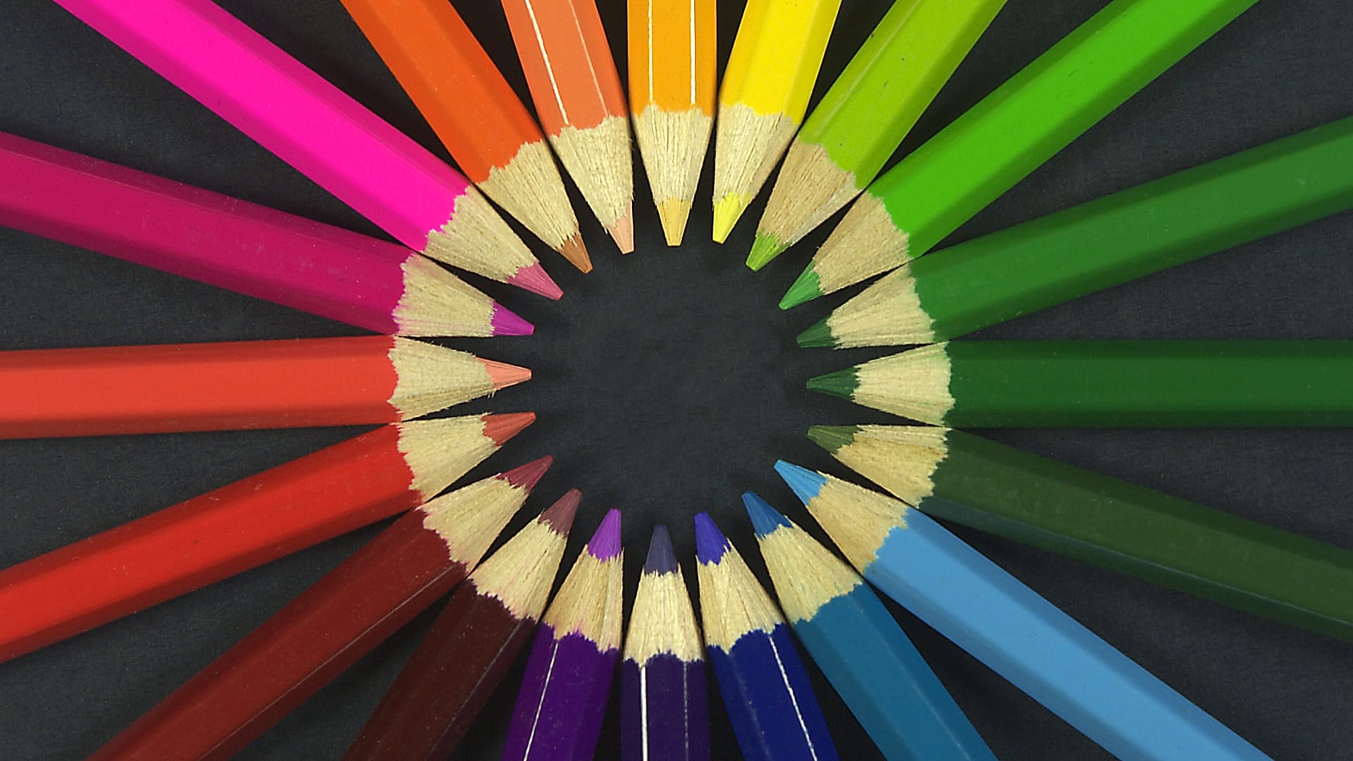 Circle of colored pens