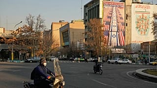 USA-ellenes falfestmények Teheránban