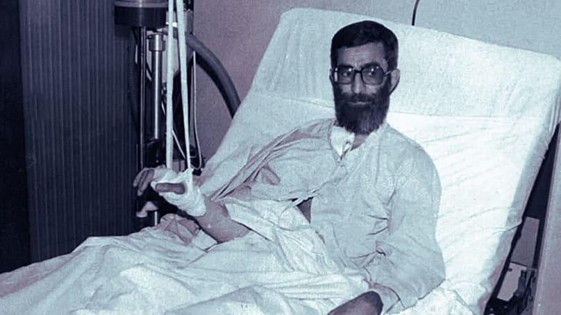 Khamenei az 1981-es merénylet után