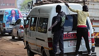 Au Zimbabwe, comment apprendre à conduire sur des routes meurtrières