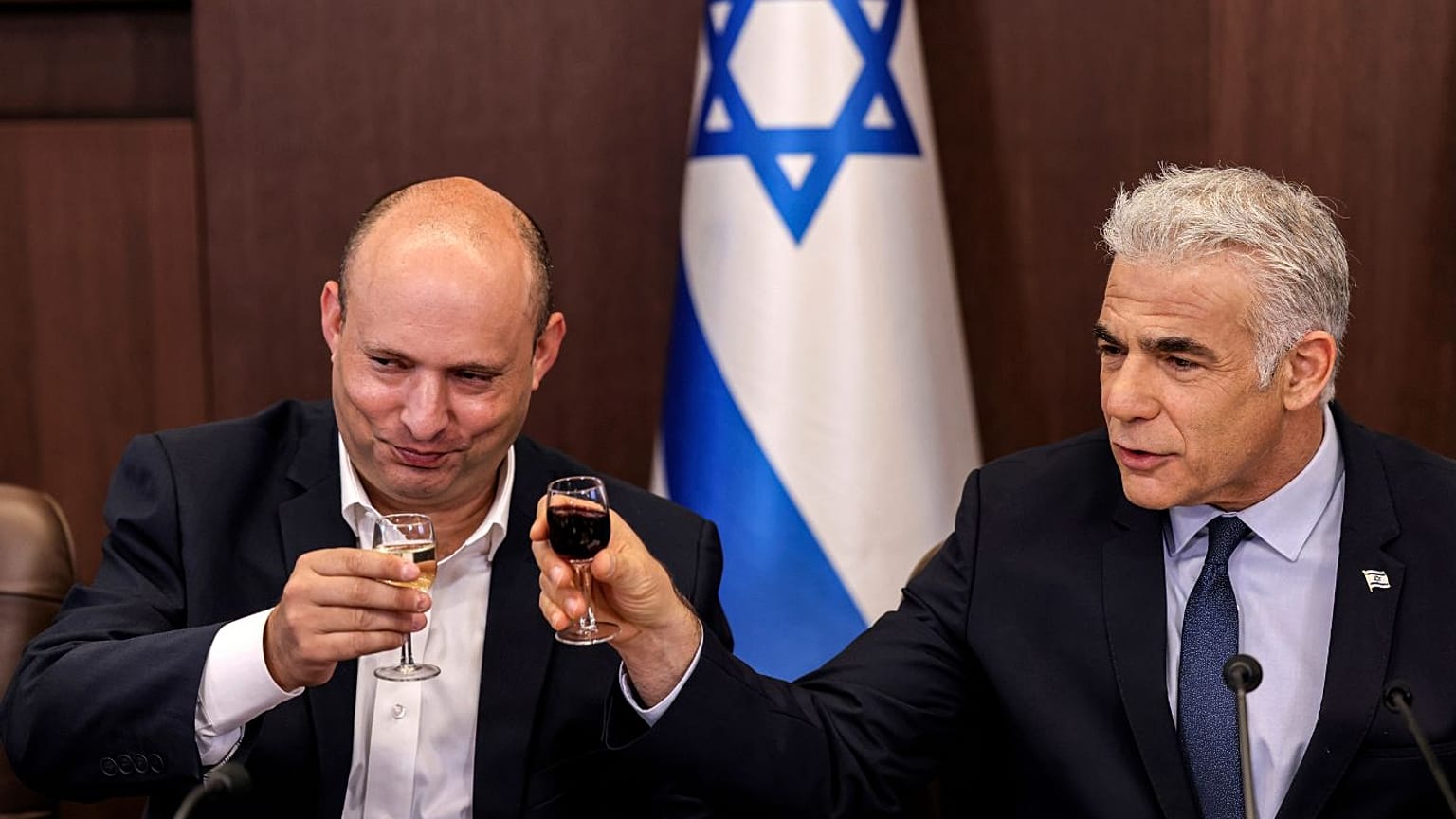 نفتالی بنت و یائير لاپید