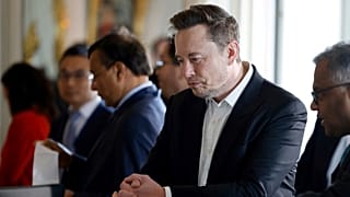 Elon Musk participa na cimeira Choose France em Versalhes, a 15 de maio de 2023.
