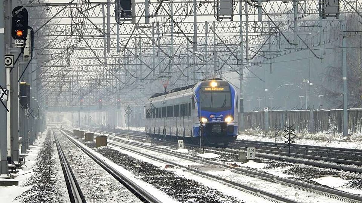Πολωνία: Χάος στους σιδηροδρόμους εξαιτίας του ψύχους – Ακυρώσεις δρομολογίων και πολύωρη αναμονή