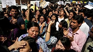 Hindistan'daki protestolardan bir görüntü.