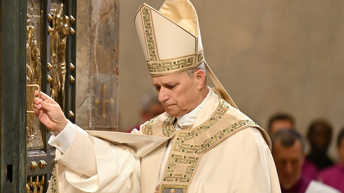 Le pape Léon XIV ferme la Porte Sainte de Saint-Pierre, marquant la fin du Jubilé de l'Espérance