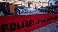 ARQUIVO: A polícia fecha o bar Le Constellation em Crans-Montana, nos Alpes suíços, a 3 de janeiro de 2026