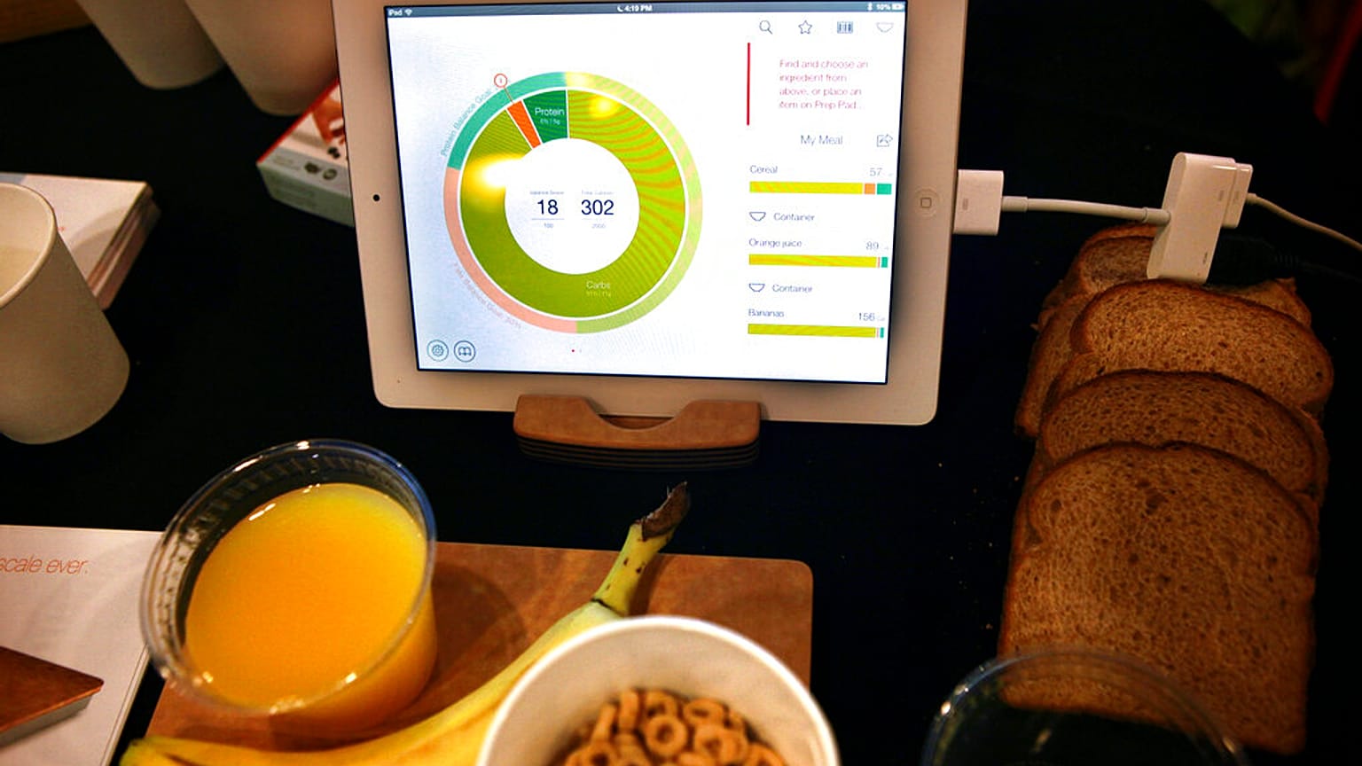 صورة تعبيرية- يُظهر الميزان كمية السعرات الحرارية المُتناولة على شاشة عرض