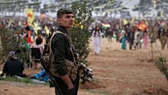 Suriye Demokratik Güçleri (SDG) militanlarının Kamışlı'da düzenlediği Nevruz kutlamalarından bir görüntü, 21 Mart 2025