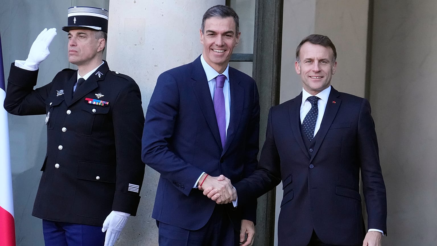 Sánchez y Macron en París, 6 de enero de 2025.