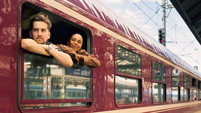 Viaggio in Europa: perché i treni notturni stanno lentamente scomparendo? 1 Treno notturno europeo in viaggio