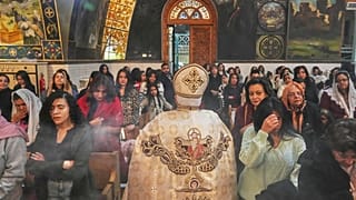 Égypte : les chrétiens coptes orthodoxes célèbrent Noël