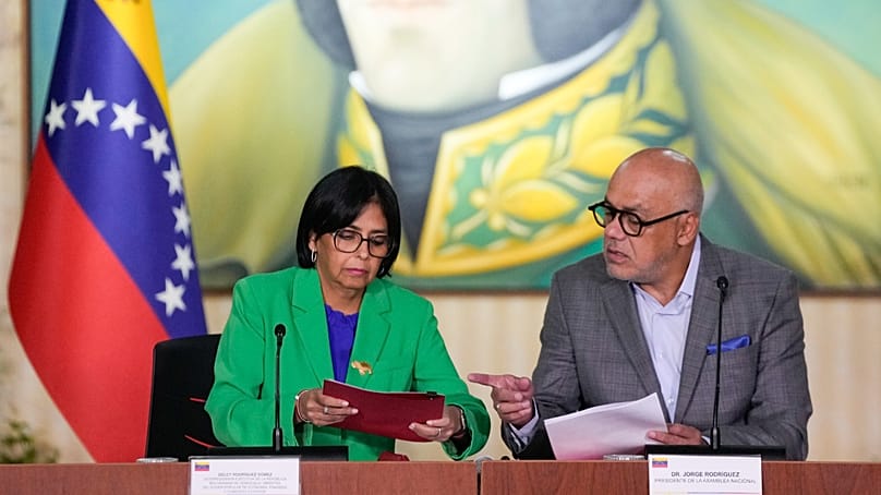 Los hermanos Delcy y Jorge Rodríguez, en una imagen de archivo durante una reunión de Exteriores en Caracas, el 11 de diciembre de 2023