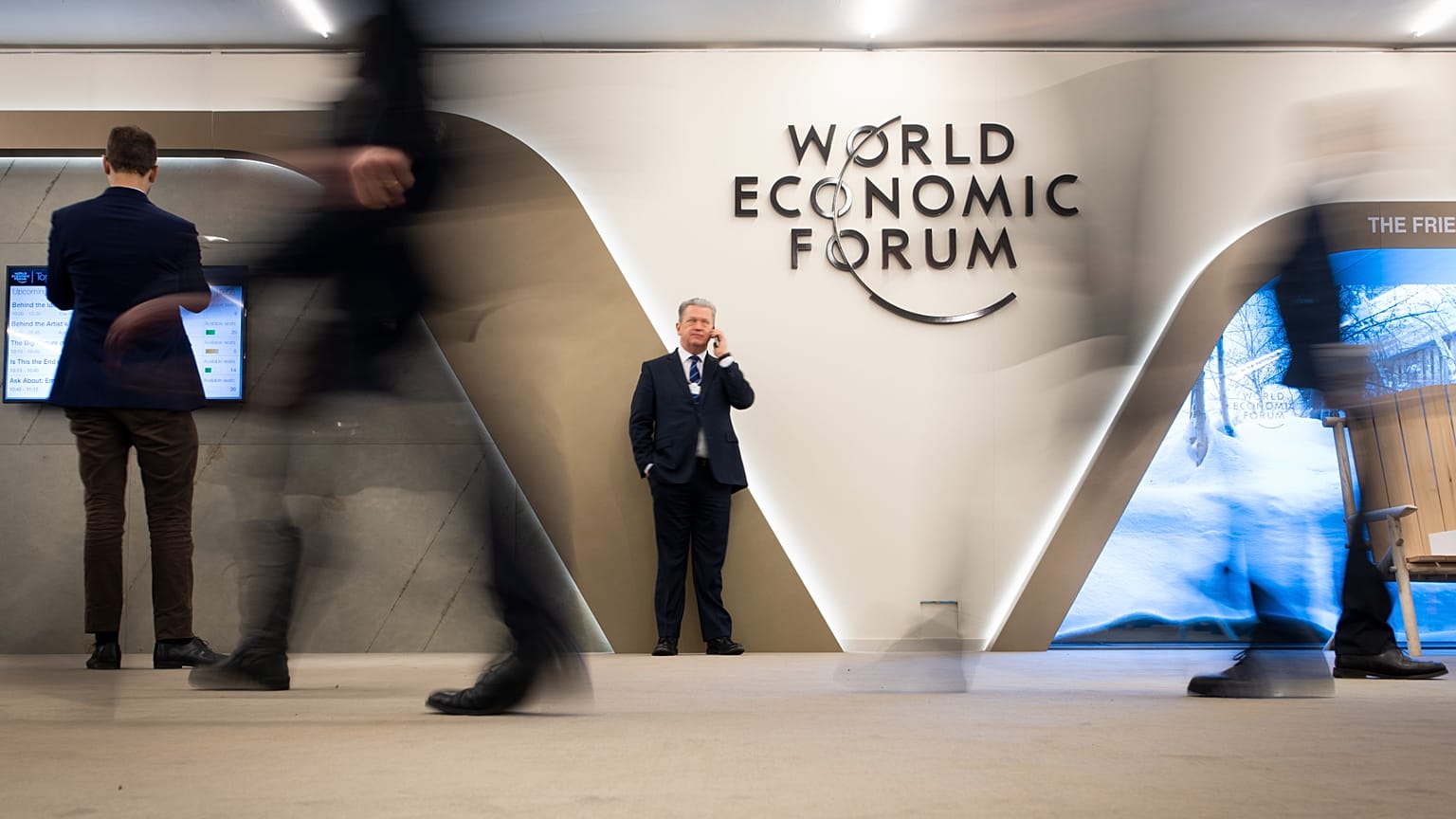 FILE. Participants walk through halls during the annual meeting of the World Economic Forum, WEF, in Davos, Switzerland. 24 Jan. 2019.