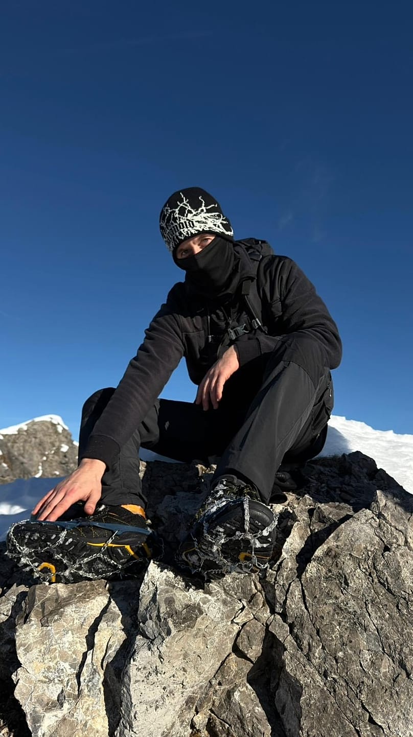 Doskonale przygotowani: Grupa twórców 4vsdunya wie, jakiego obuwia potrzebuje do wspinaczki.