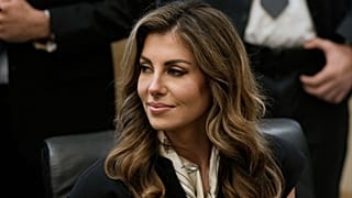 مورغان أورتاغوس خلال اجتماع مع رئيس الحكومة اللبنانية نواف سلام في السراي الحكومي في بيروت، في 18 أغسطس 2025.