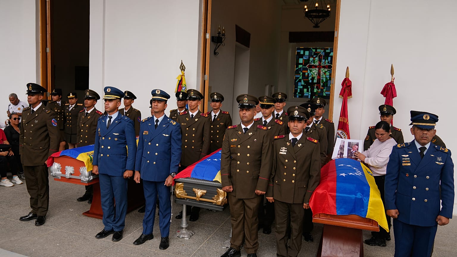 Funeral de soldados venezuelanos mortos durante operação dos EUA
