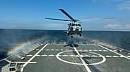 Un helicóptero SH60B de la Décima Escuadrilla aterriza en la cubierta de la fragata Almirante Juan de Borbón