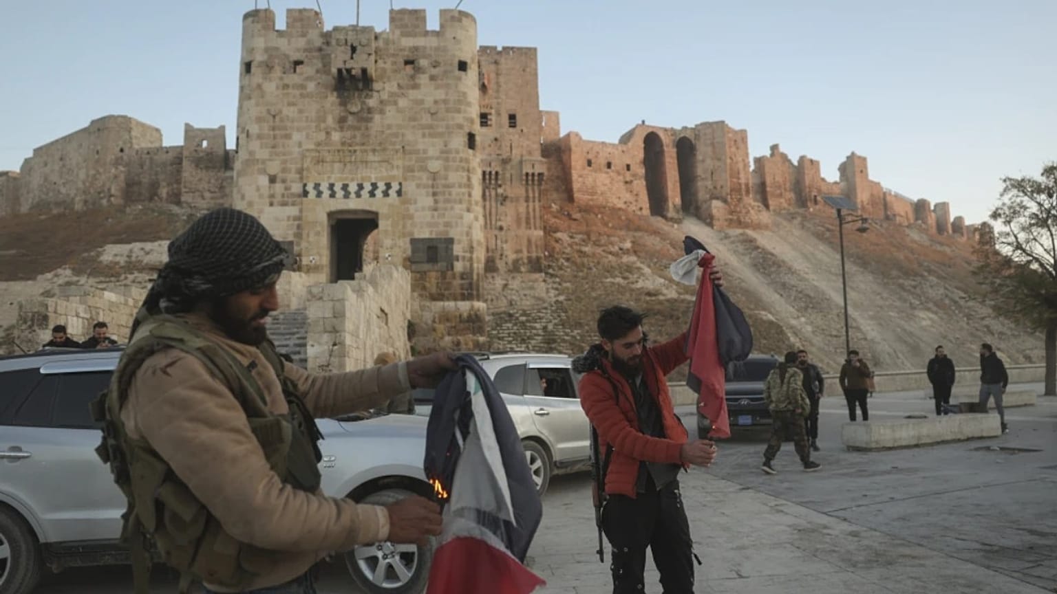 Halep'te HTŞ'ye bağlı militanlar