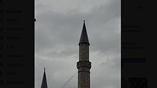Ayasofya'da minarenin alemi düştü.