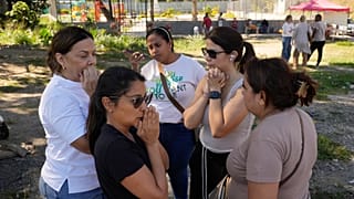 Familiari in Venezuela in attesa dei propri cari, detenuti politici di cui è stato annunciato il rilascio imminente. Tra loro alcuni stranieri e almeno un italiano