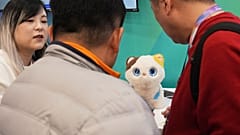 Am Dienstag, dem sechsten Januar 2026, zeigt Tuya auf der Technikmesse CES in Las Vegas ein KI-Haustier.