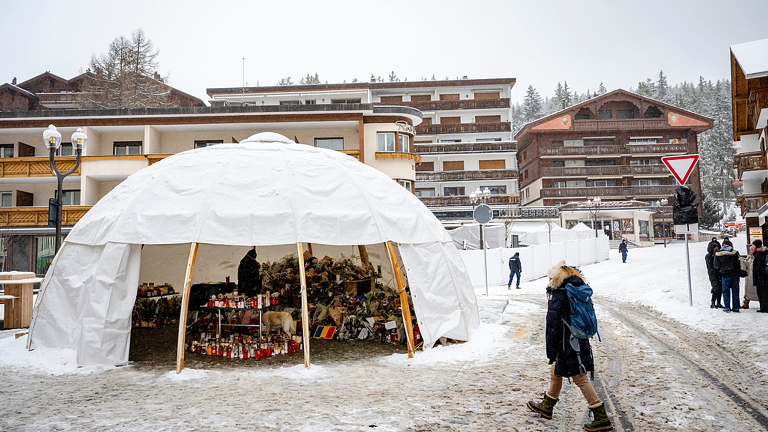 Il memoriale delle vittime dell'incendio di Crans-Montana