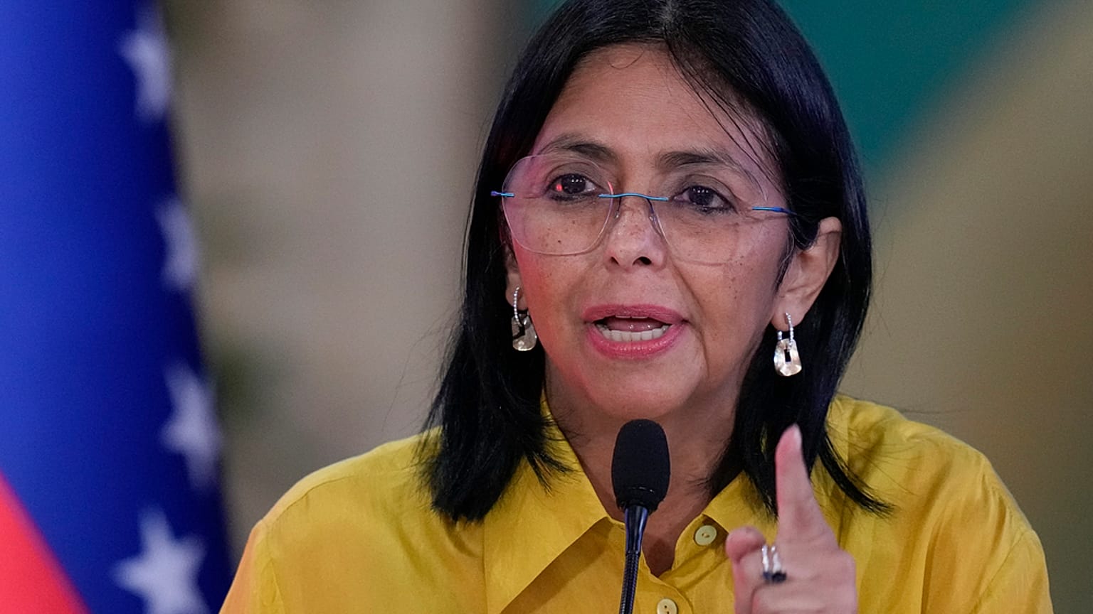 ديلسي رودريغيز تتحدث عن نتائج الانتخابات الرئاسية مع السفراء الأجانب والهيئات الدبلوماسية المعتمدة في وزارة الخارجية بكراكاس