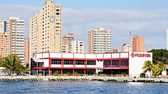 Devlete ait petrokimya şirketi Pequiven'in ofisleri 7 Ocak 2026, Çarşamba günü Venezuela'nın Maracaibo Gölü kıyısında görülüyor.