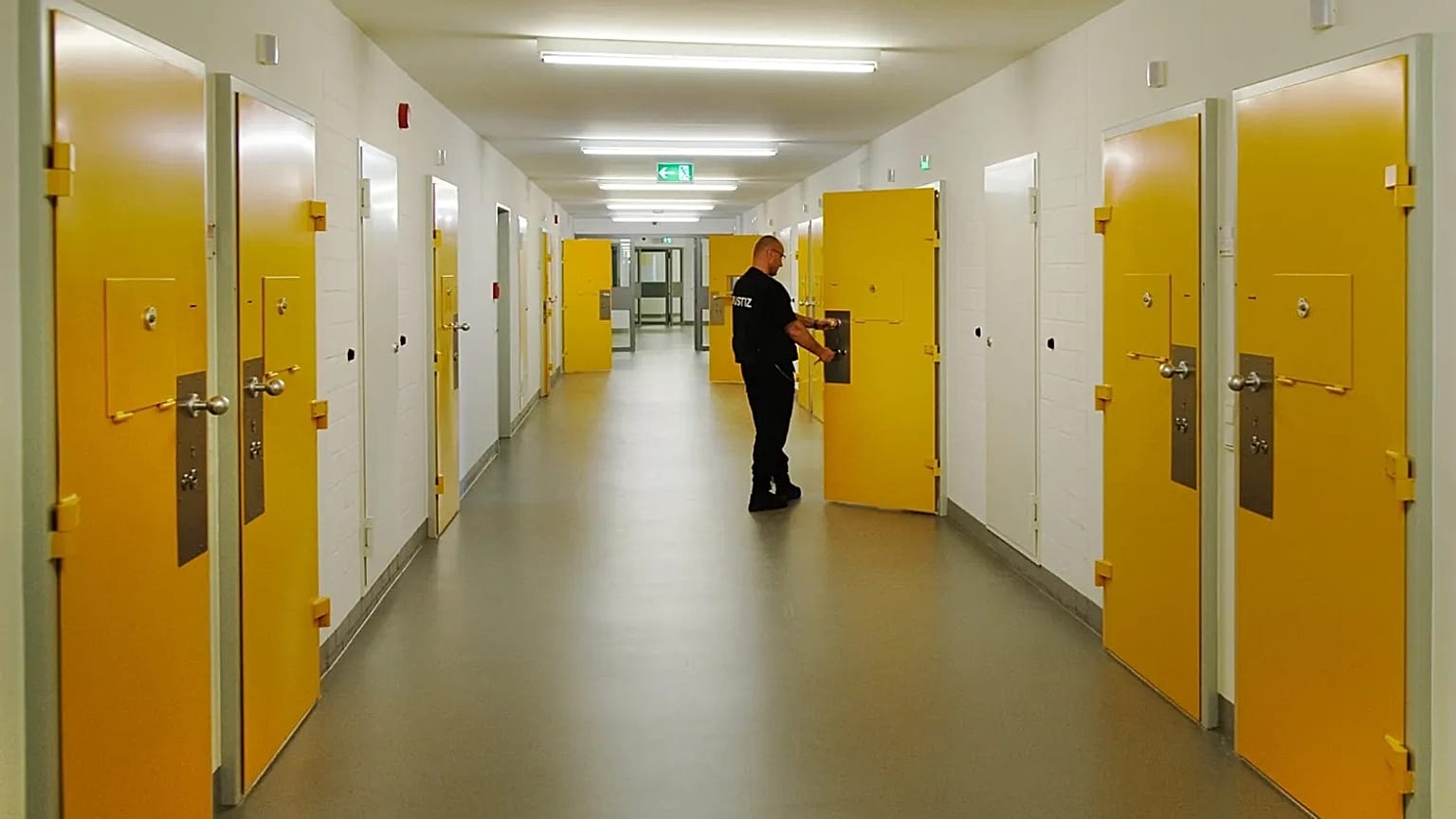 The 21-year-old has been in custody at the Hahnöfersand juvenile detention centre since mid-June. (symbolic image)
