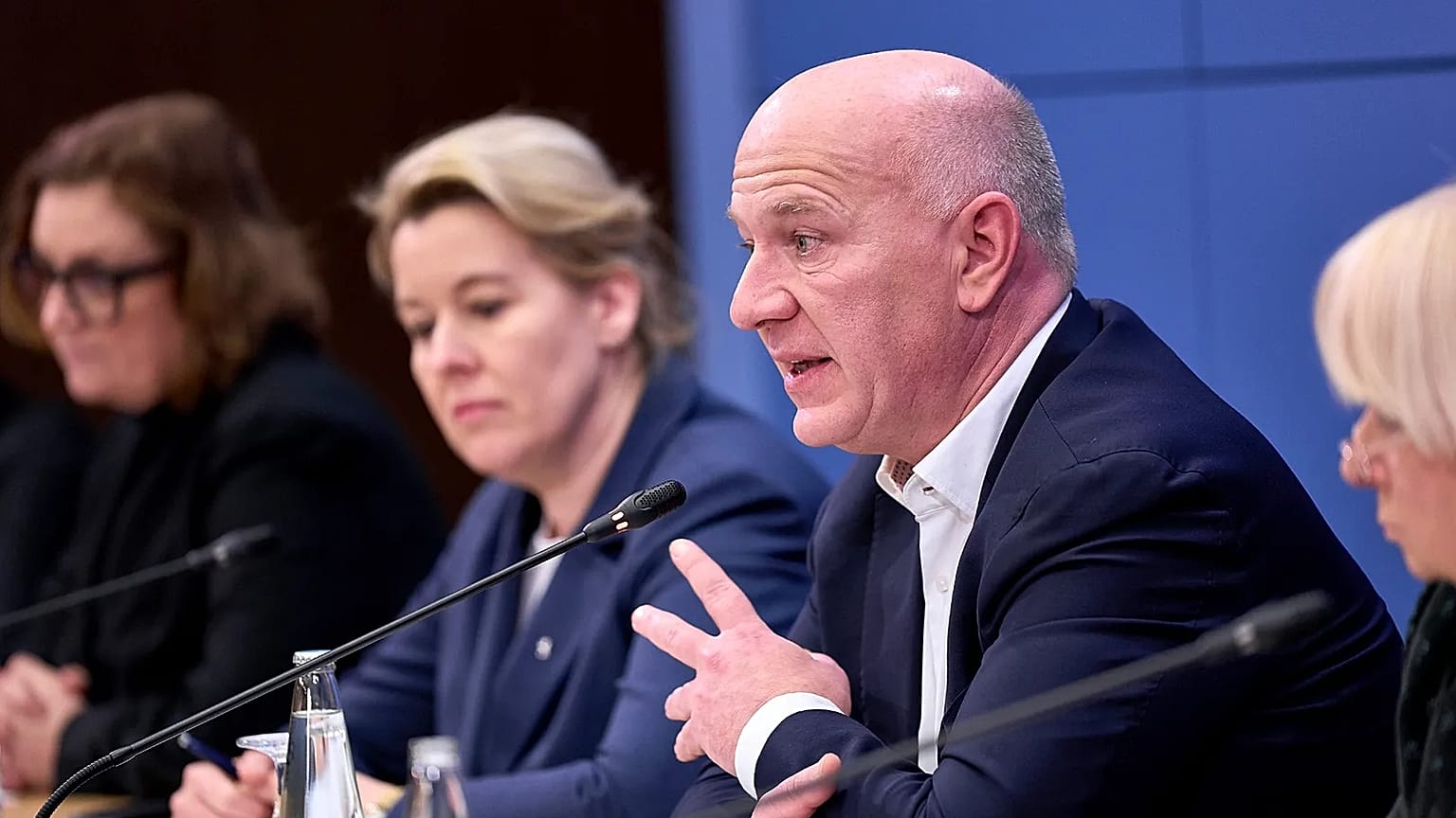 Berlins Regierender Bürgermeister Kai Wegner bei einer Pressekonferenz in Berlin, 5. Januar 2026