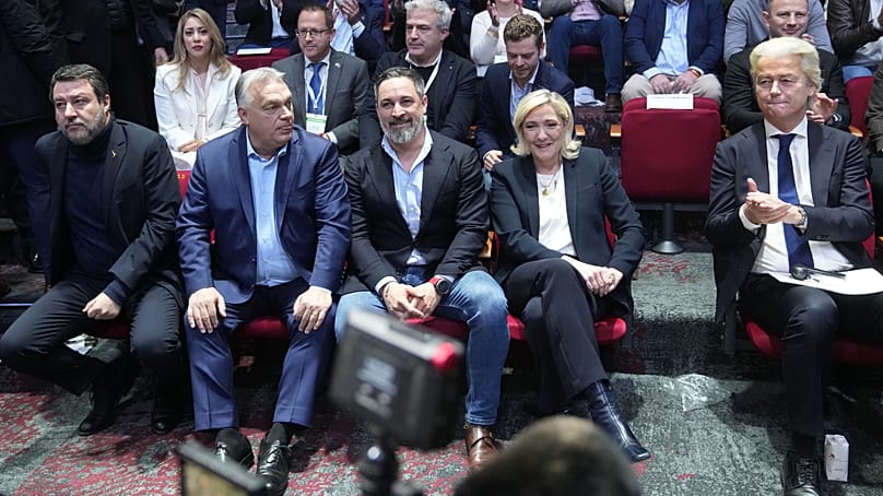 A Patrióták Európáért politikusai a pártcsalád madridi konferenciáján