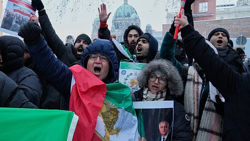 عواصم أوروبية تدين "قتل المتظاهرين" في إيران وسط دعوات للتدخل الخارجي 