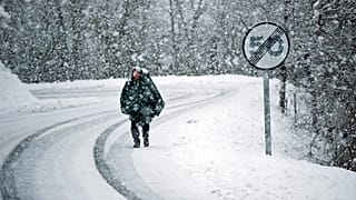 El temporal de nieve que azota España afecta este sábado a 54 carreteras en el país.