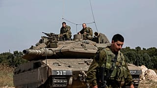 جنود من الجيش الإسرائيلي بالقرب من الحدود مع غزة، في 4 مايو 2016.