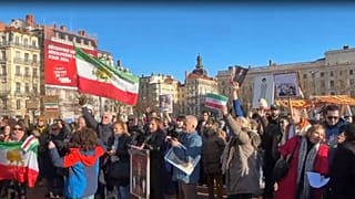 تجمع شهر لیون در حمایت از معترضان در ایران 