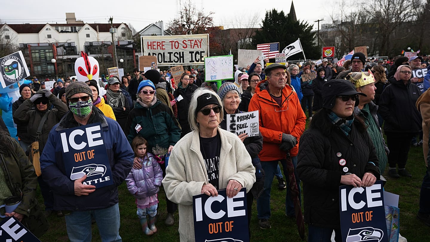 السلطات الأميركية تعزز وجودها الأمني في مينيسوتا مع تفاقم الاحتجاجات