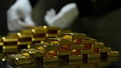 250-Gramm-Goldbarren mit einem Feingehalt von 999,9 in einem Tresorraum mit Schließfächern in München, Deutschland, am Freitag, dem 25. April  2025