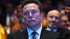 Elon Musk nimmt 2025 am Saudi Investment Forum in Washington, USA, teil.