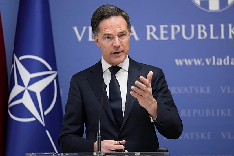 O Secretário-Geral da NATO, Mark Rutte, participa numa conferência de imprensa em Zagreb, 12 de janeiro de 2026