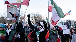 Attivisti a supporto delle proteste a Teheran