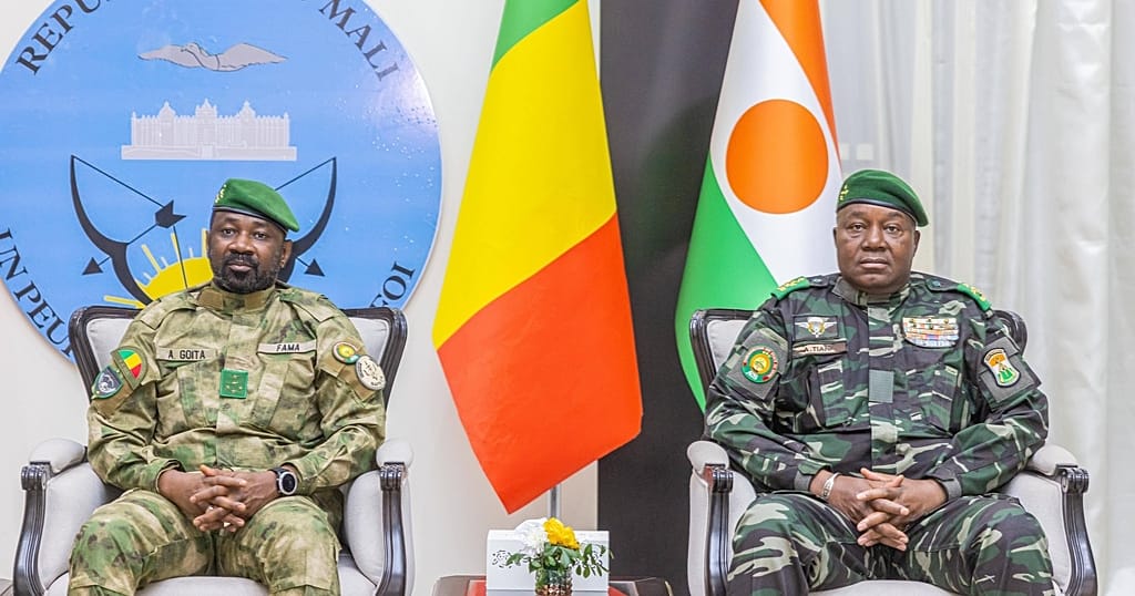 Niger revokes licenses of truckers refusing to deliver fuel to Mali